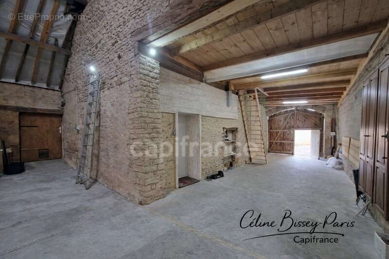 Maison 4 pièces, Plein Pied, 2 chambres, cuisine équipée américaine, dépendances, comble aménageable QUINCEROT (89) - photo 11