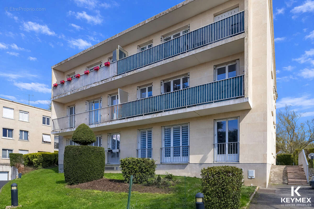 Appartement à CHAMPAGNE-SUR-OISE