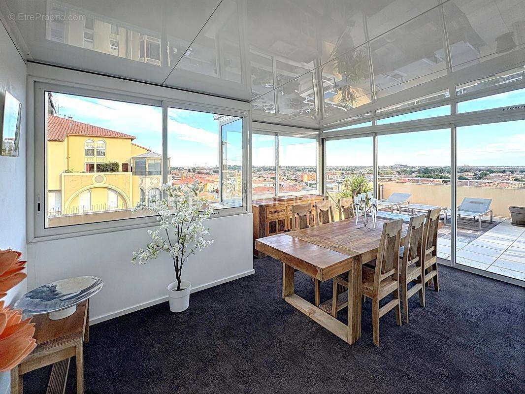 Appartement à LATTES