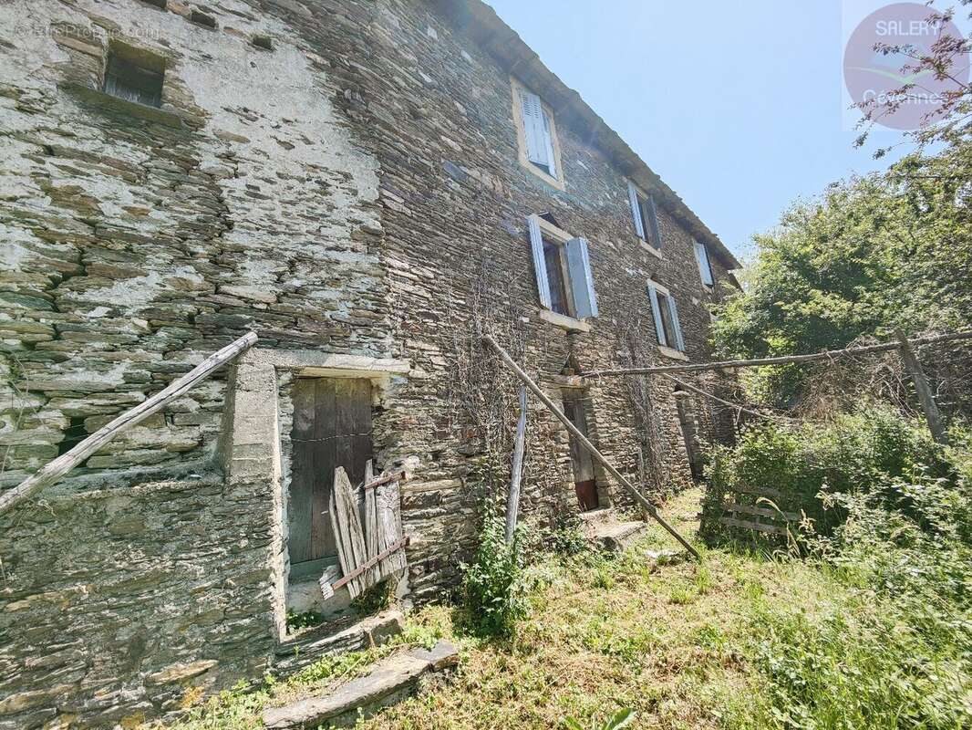 Maison à SAINT-MARTIN-DE-LANSUSCLE