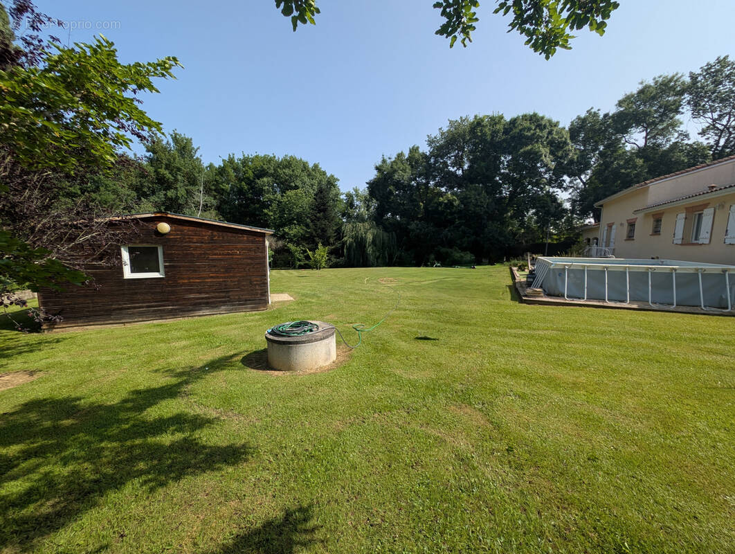 Maison à SAINTE-FOY-DE-PEYROLIERES