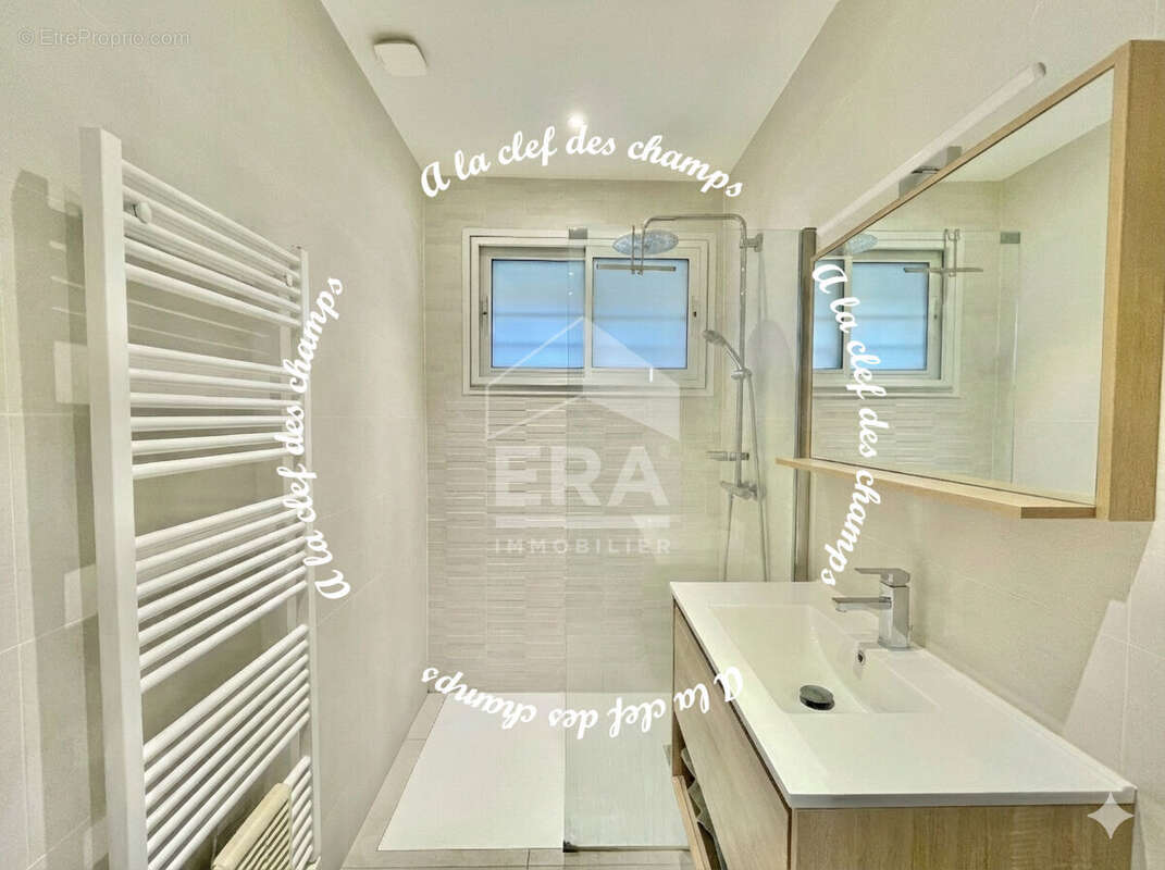 Maison à SAINT-REMY-LES-CHEVREUSE