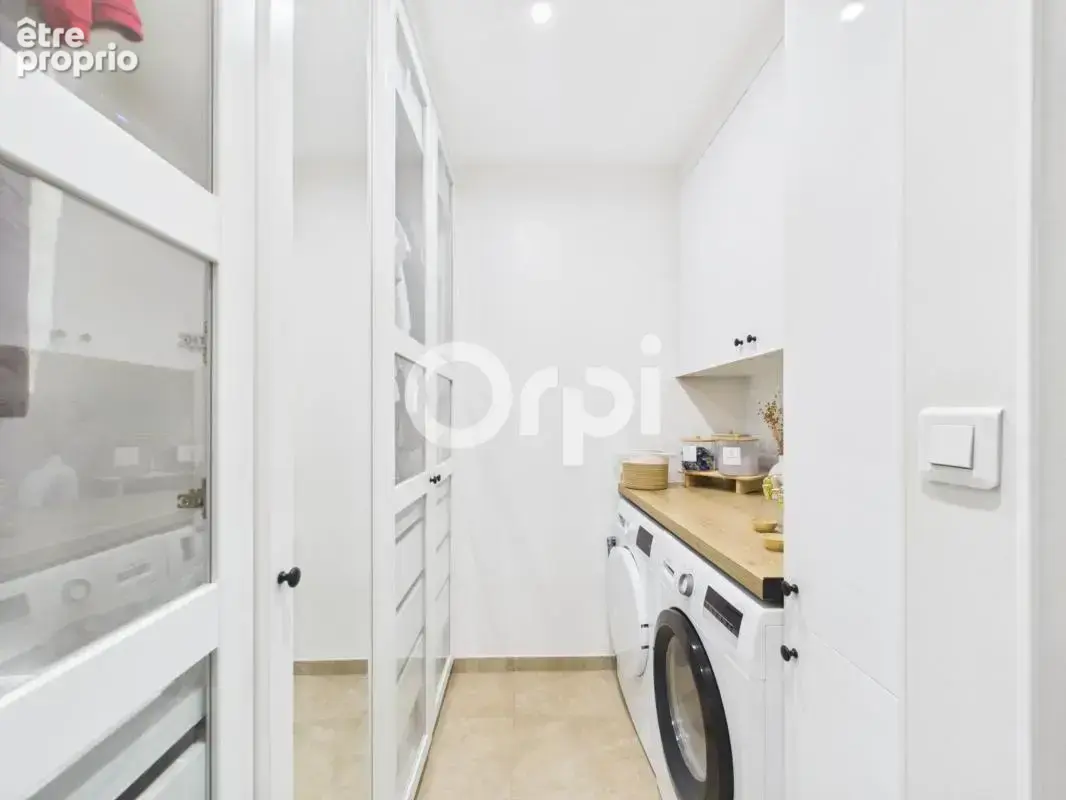Entièrement rénové - traversant - garage - cave - piscines - photo 12