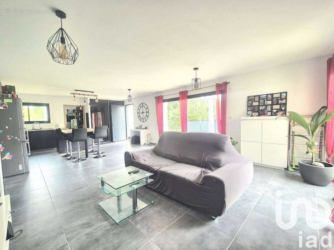 Photo 2 - Maison à VARETZ