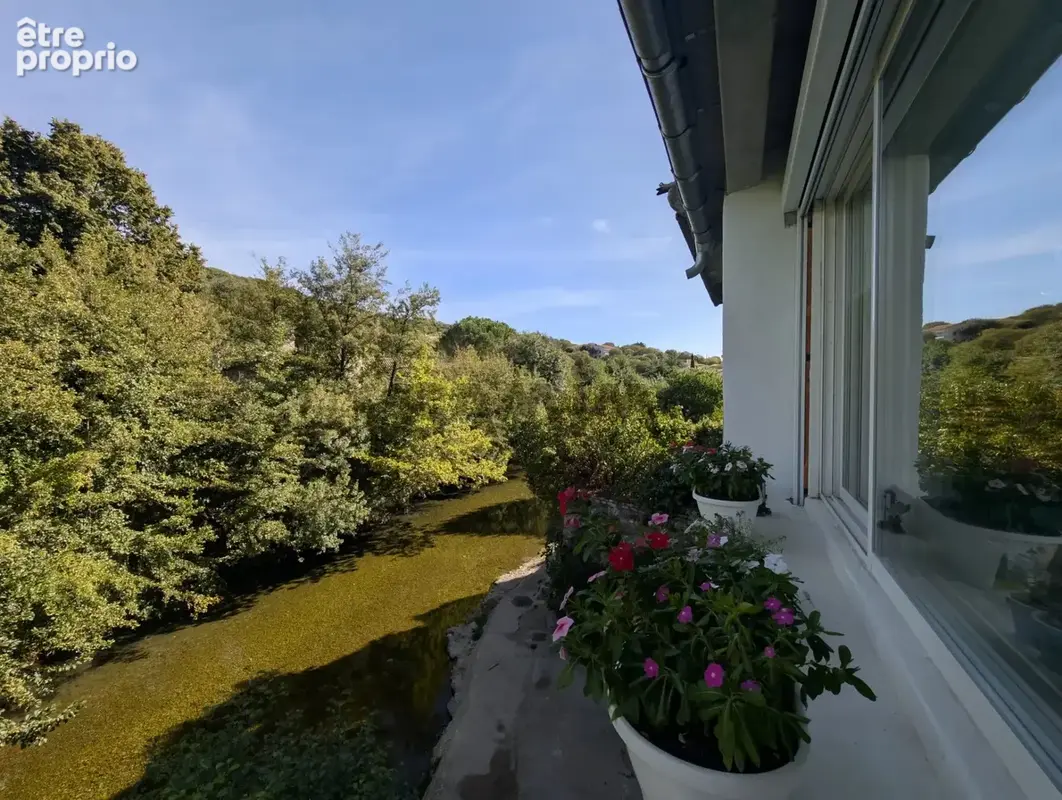 À vendre- maison de village  avec roof top et jaccuzi- st hi - photo 11