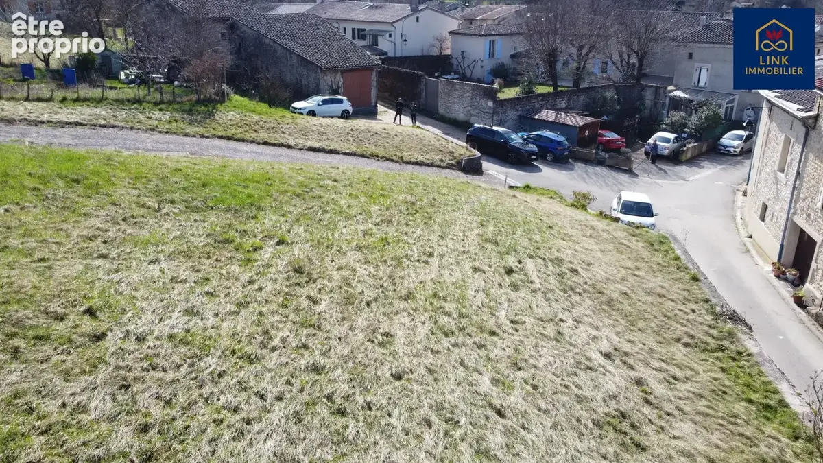 Photo Terrain à Combovin au prix de 220 000€