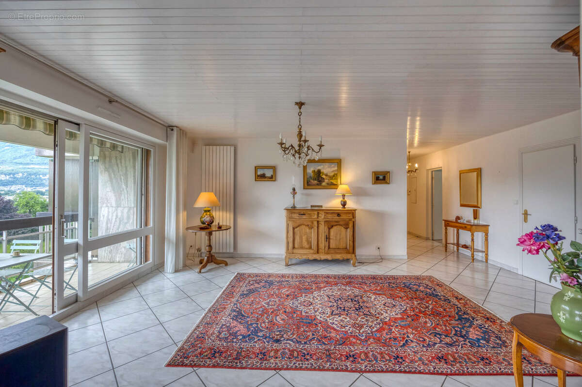 Appartement à SAINT-EGREVE