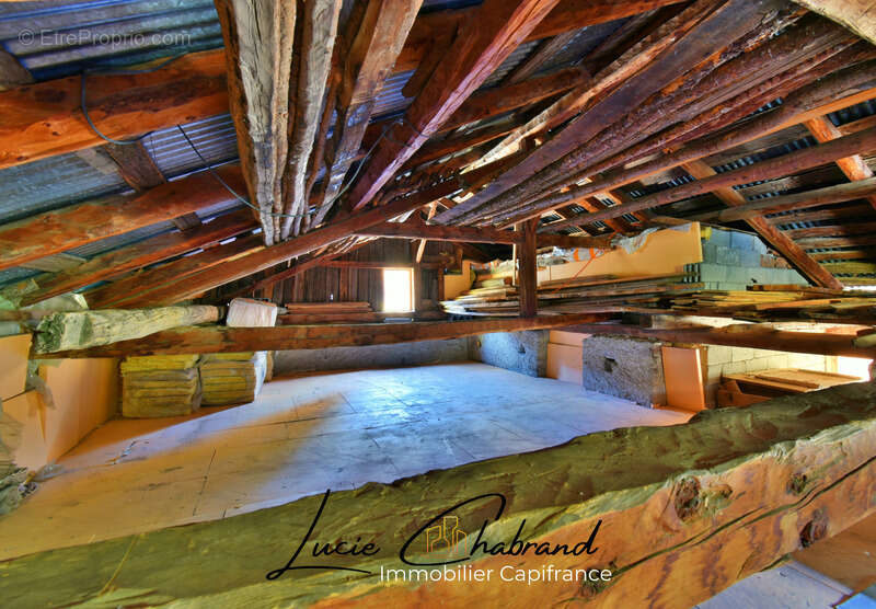 Maison à SAINT-VERAN