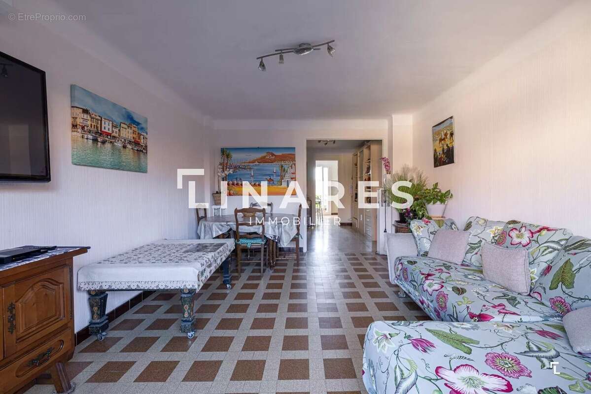 Appartement à MARSEILLE-3E