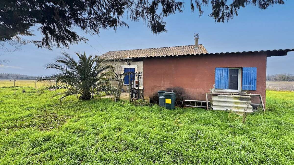 Maison à MOULIETS-ET-VILLEMARTIN