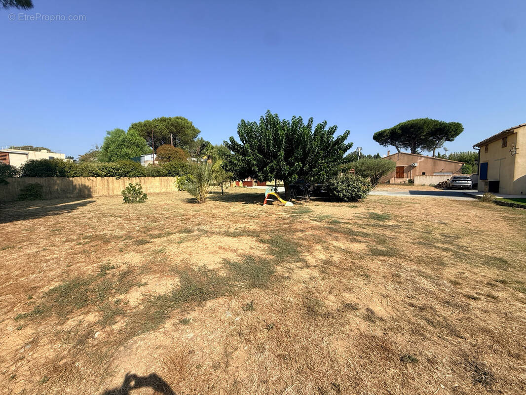 Terrain à FREJUS
