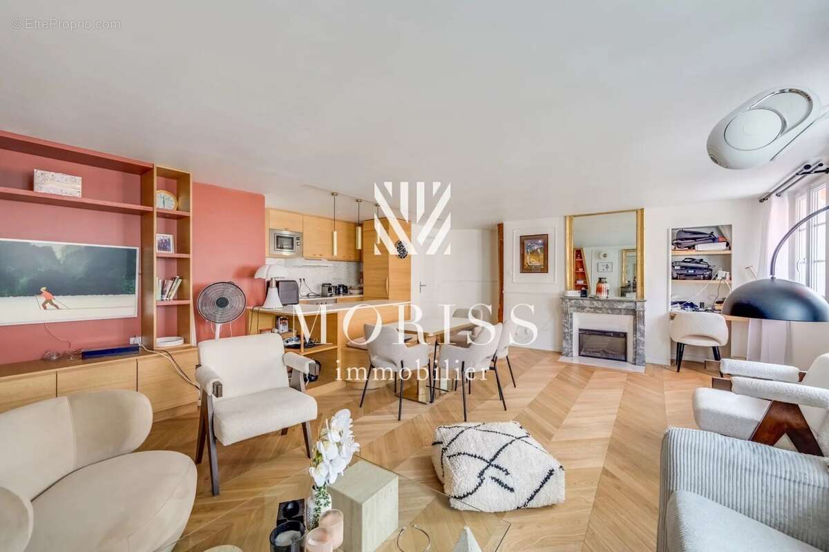 Appartement à PARIS-8E