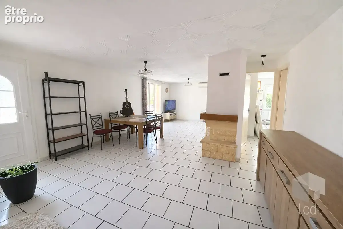LE TEIL, maison de 160 m2 avec piscine - photo 3
