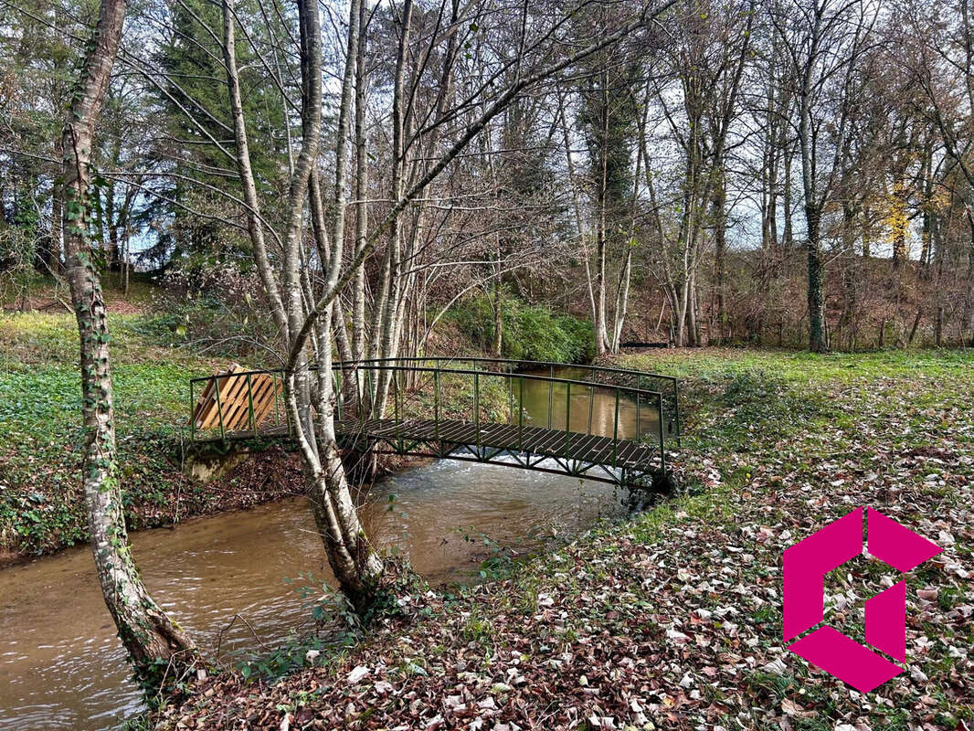 Maison à NERONDE-SUR-DORE
