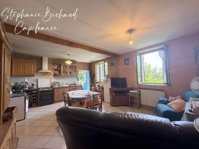 Maison à LARDIER-ET-VALENCA