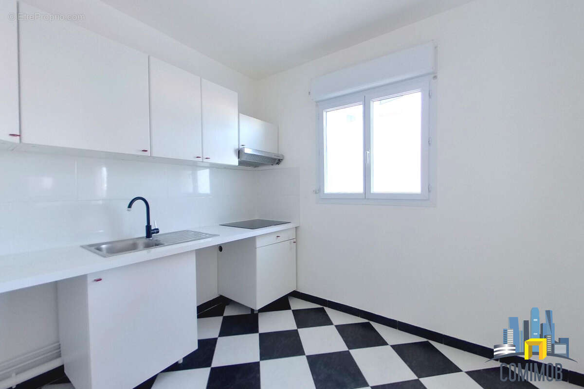 Appartement à COURBEVOIE