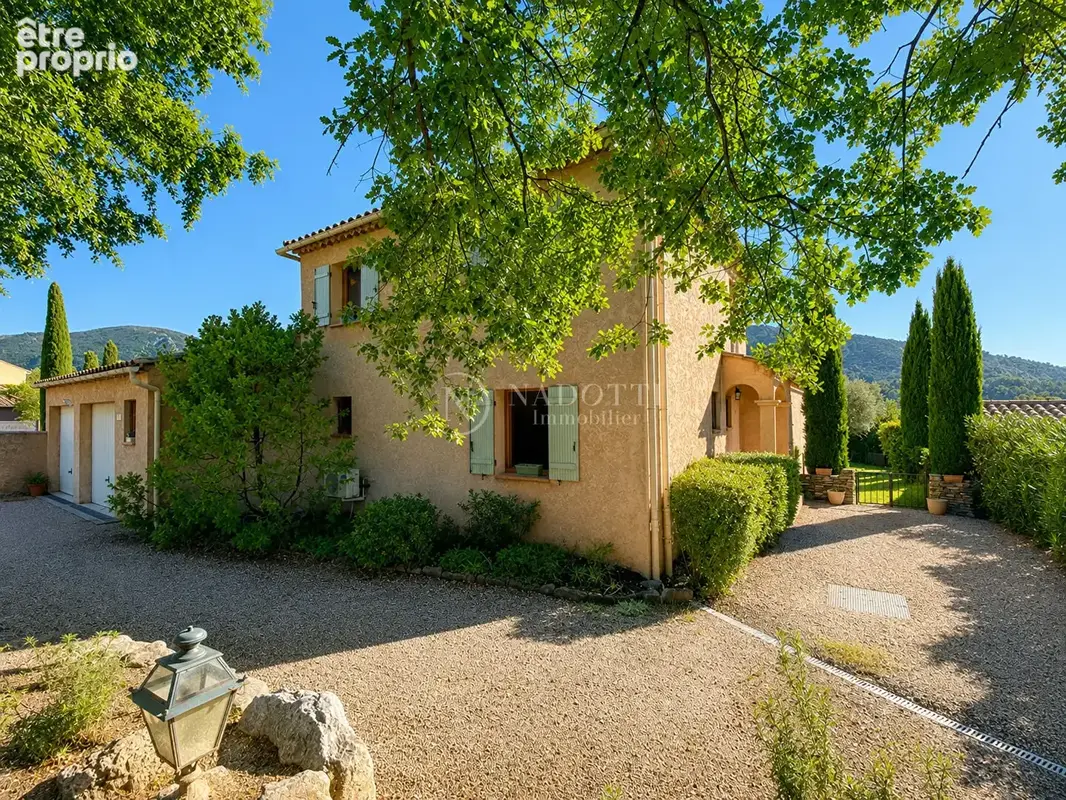 Photo Maison à Maubec au prix de 549 000€