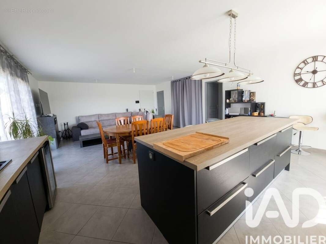 Maison 106 m² à Vacquieres  - photo 6