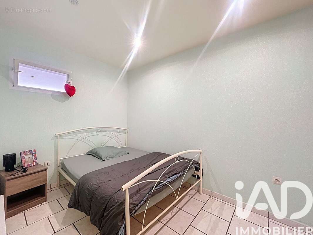Maison 104 m² à Saint-Laurent-De-La-Salanque  - photo 7
