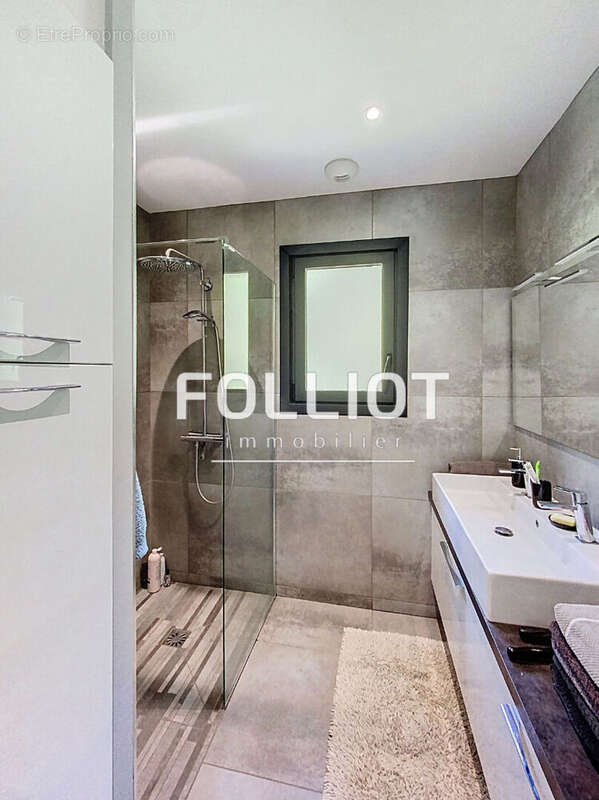 Maison à SAINT-PAIR-SUR-MER