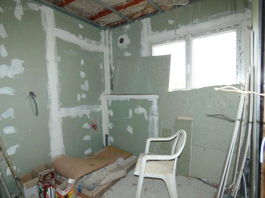 Maison A RENOVER 4 pièce(s) 130 m2 / terrain 1500m² - photo 14