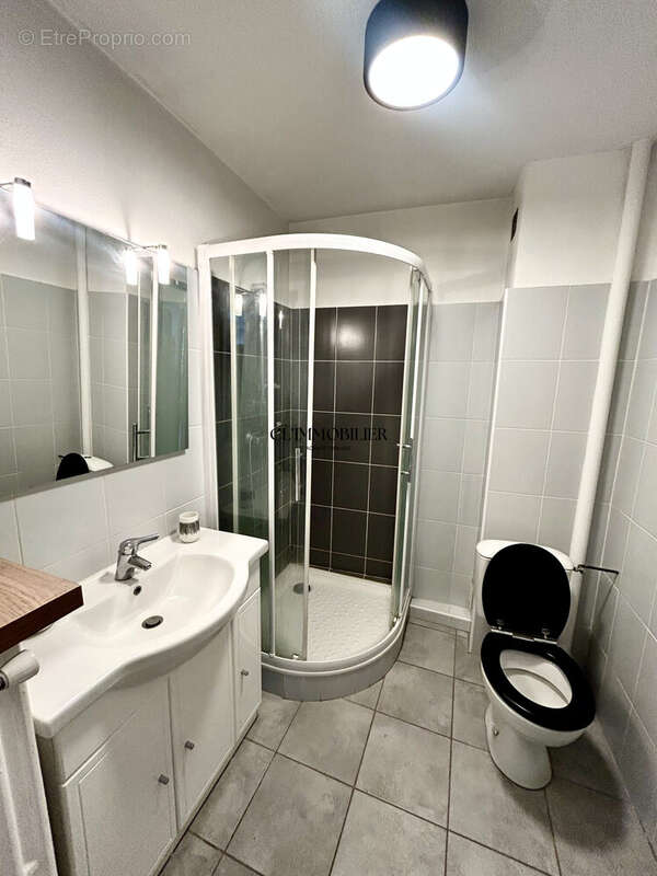 Appartement 48 m² à Saint-Etienne  - photo 9