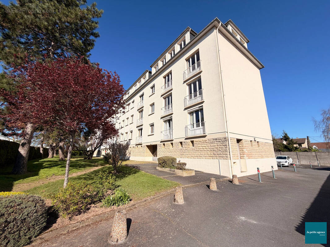 Appartement à FLEURY-SUR-ORNE