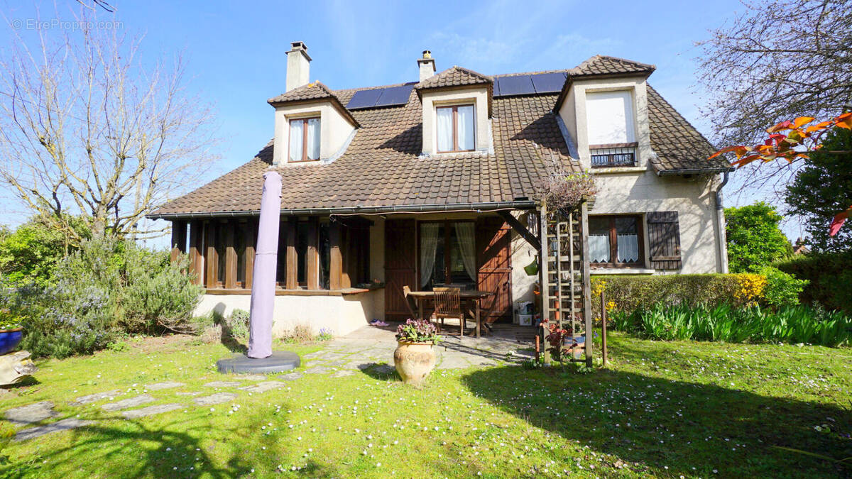 Maison à MEZIERES-SUR-SEINE
