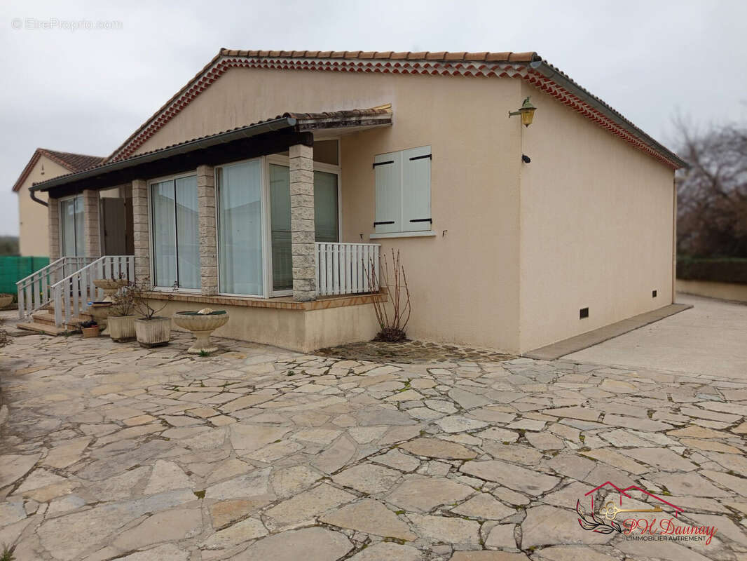 Maison à SAINT-JULIEN-LES-ROSIERS