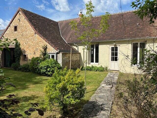 Maison à BEAUMONT-LES-AUTELS
