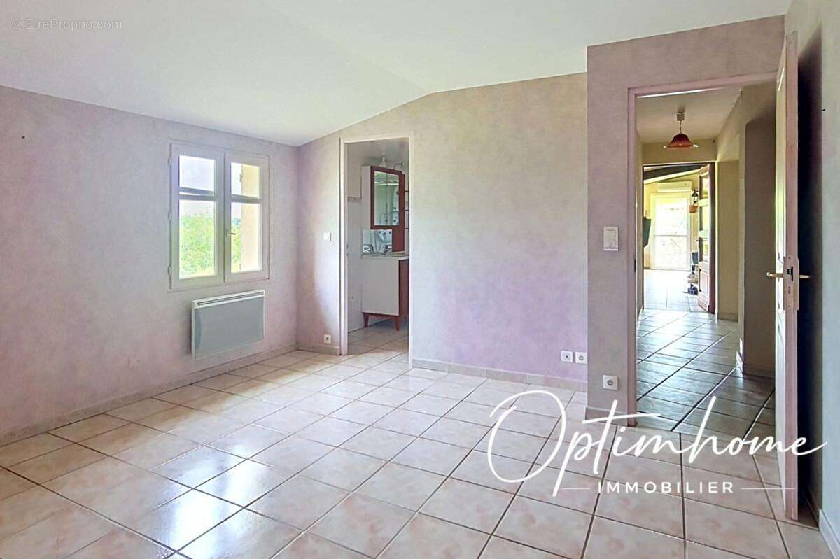 Maison de 223 m² avec vue dominante - photo 10