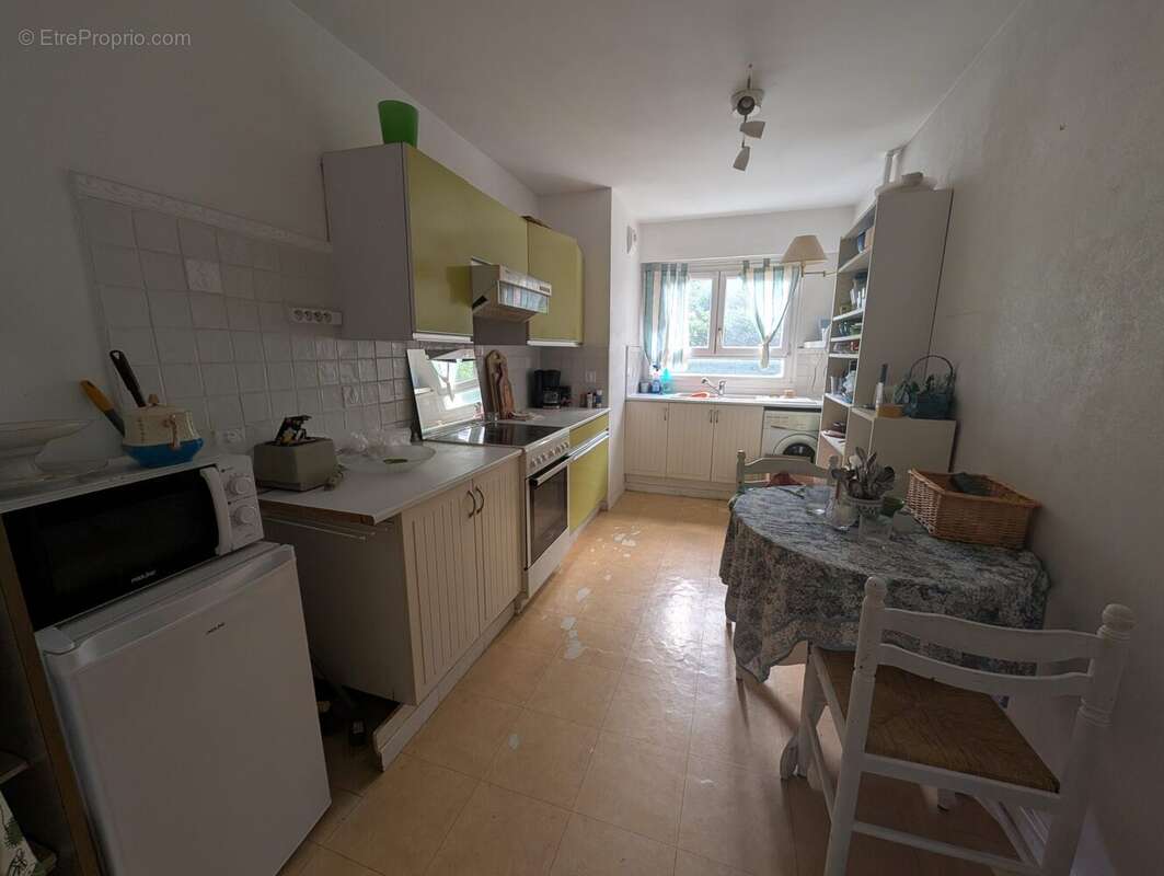 Appartement à LES CLAYES-SOUS-BOIS