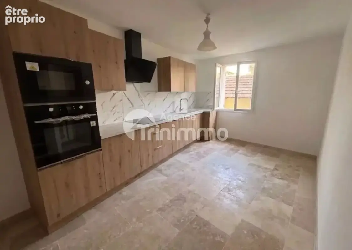 Photo Maison à Saint-Saturnin-Les-Avignon au prix de 243 000€