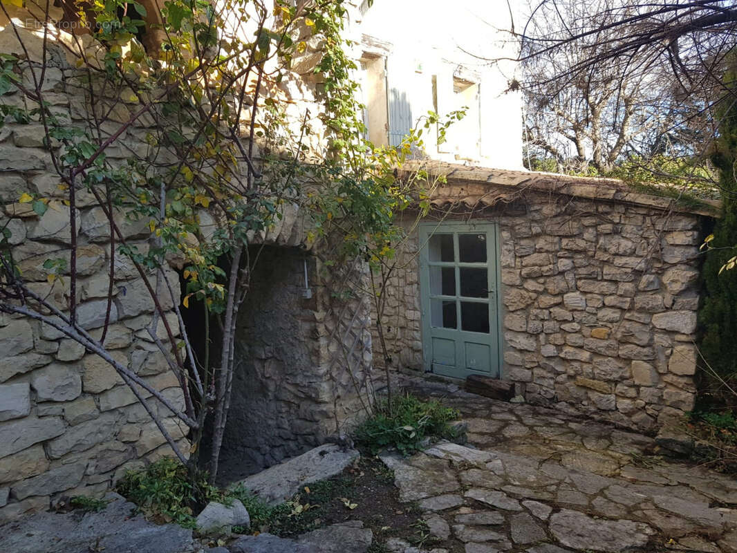 Exclusivité - Demeure d’exception du XVe siècle au cœur de la Provence - Saint Trinit (Vaucluse) - photo 19