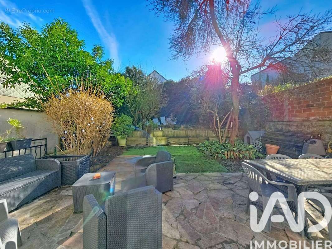 Photo 3 - Maison à SURESNES