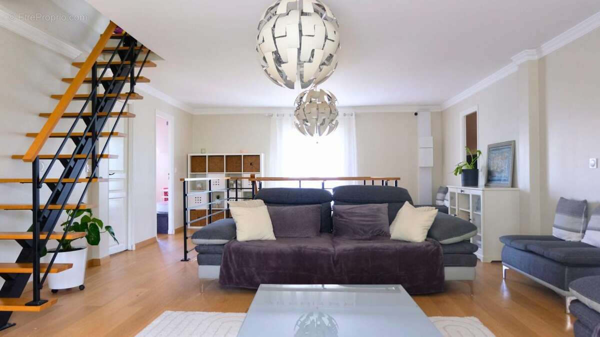 Maison à SAVIGNY-LE-TEMPLE