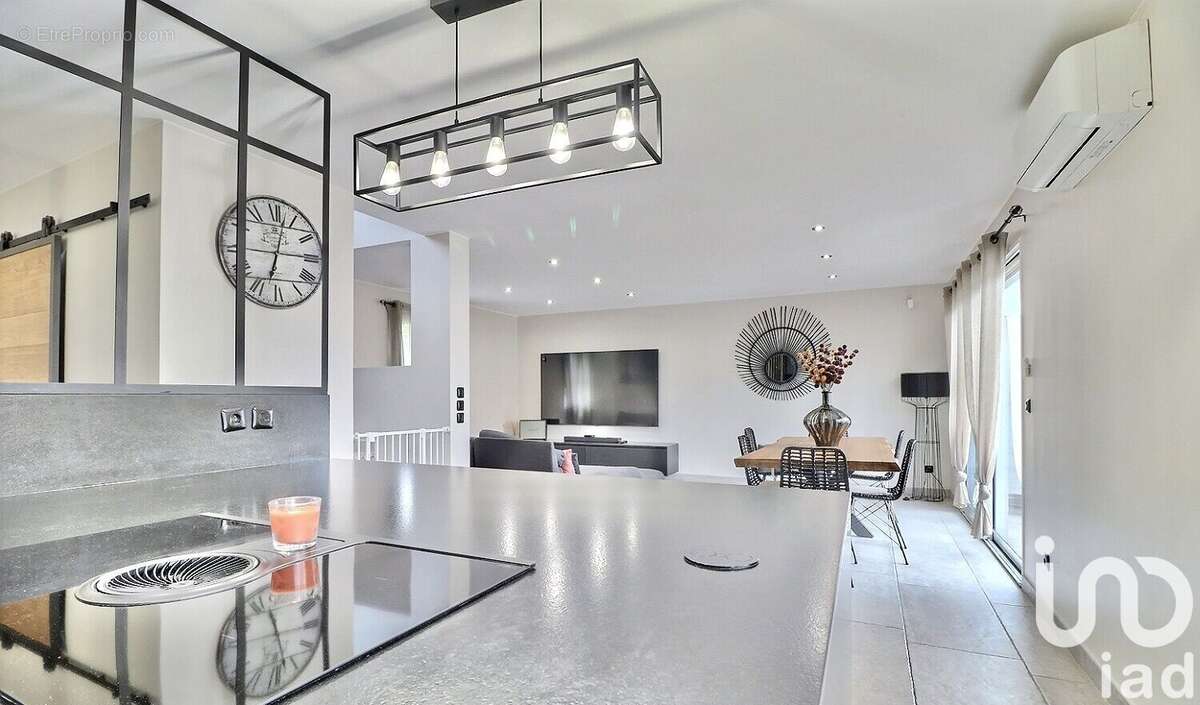 Photo 5 - Maison à LE CASTELLET