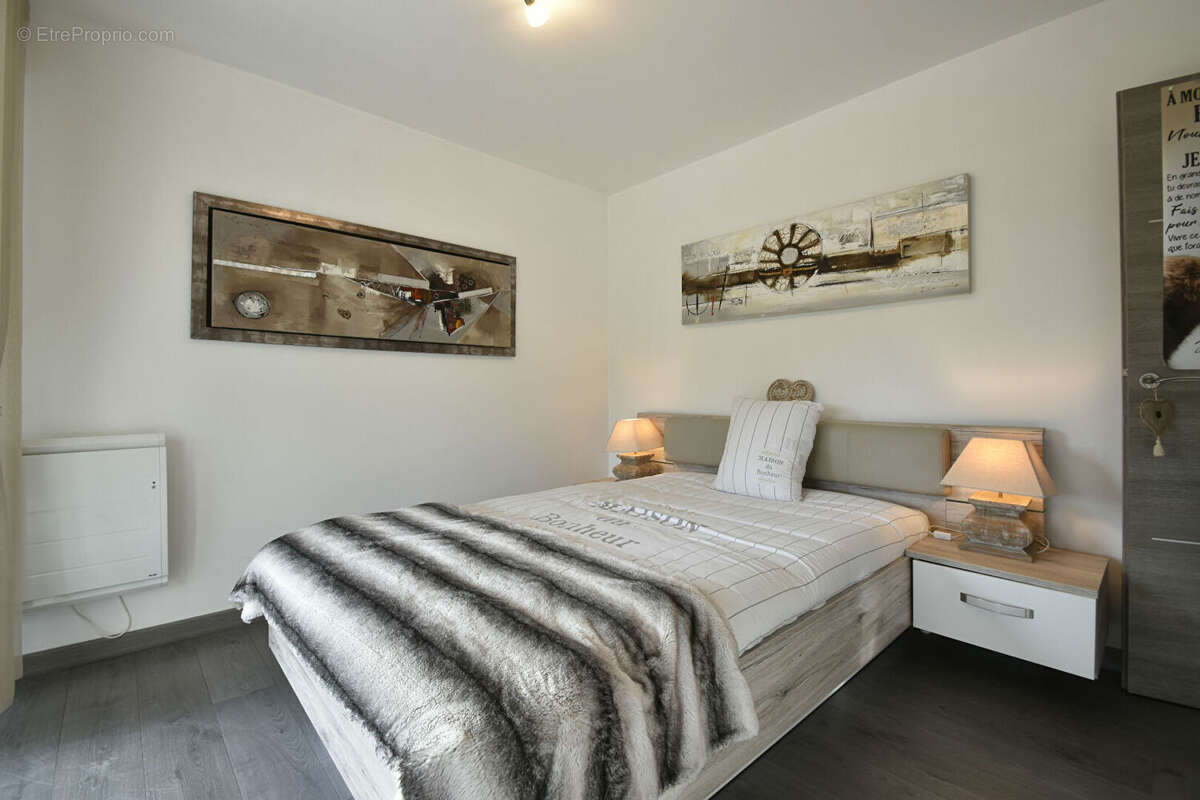 Maison à SAINT-REMY-L&#039;HONORE