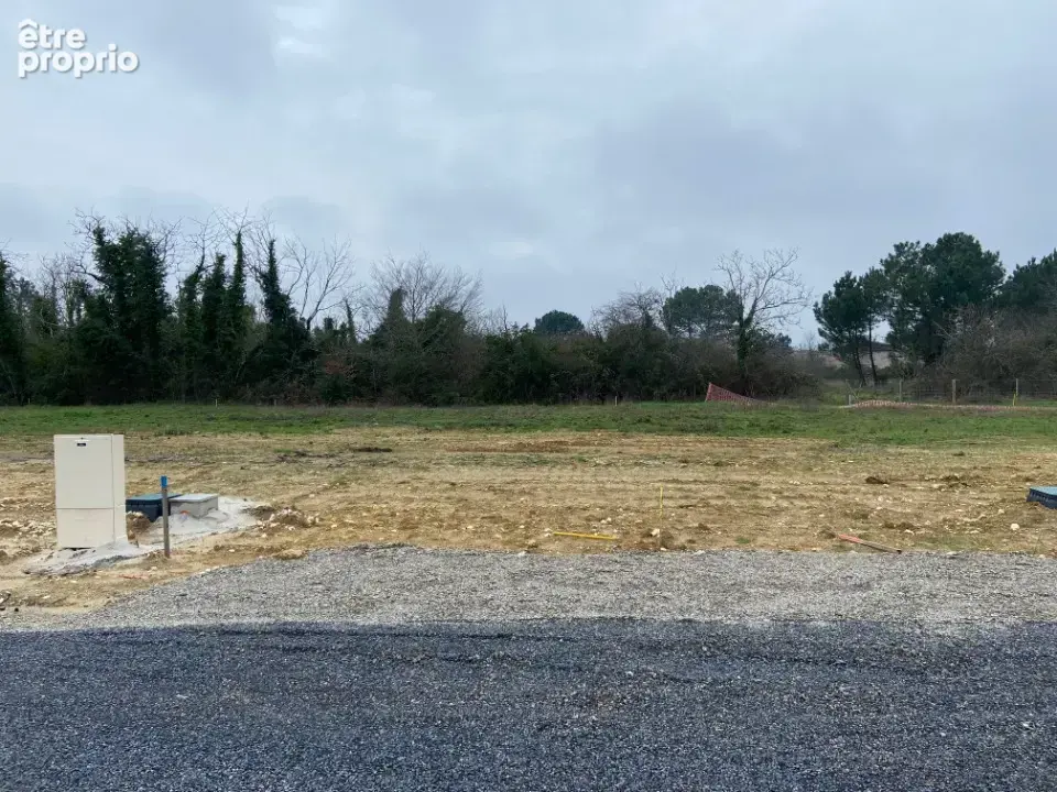 Terrain à ARES
