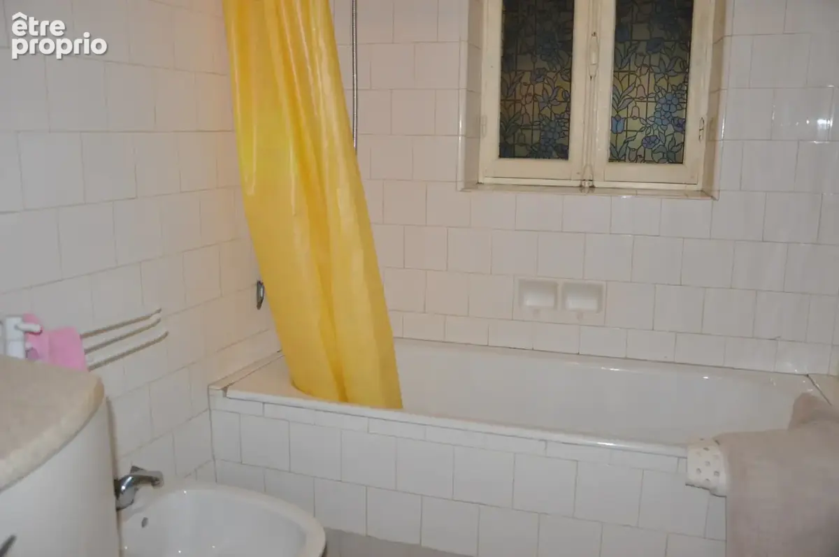 Belle maison de village, avec 2 chambres et terrain constructible de 2026 m2 - photo 13
