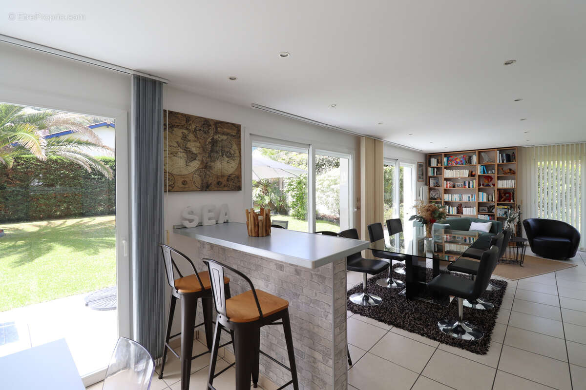 Maison anglet saint jean avec beau jardin et garage - photo 3