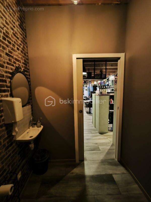 Commerce à LAMALOU-LES-BAINS