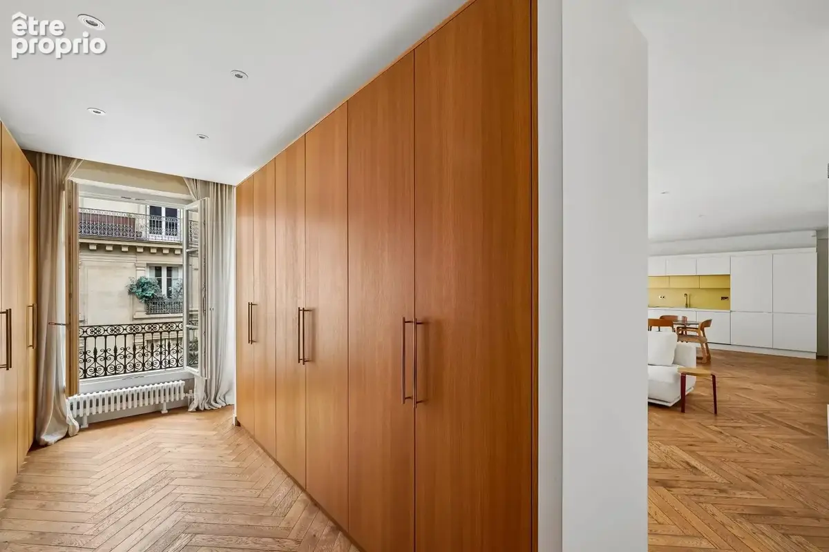 Paris 4 - Rue du Trésor - Superbe appartement de 5P - 3CH - 121 m2 avec cave - photo 5