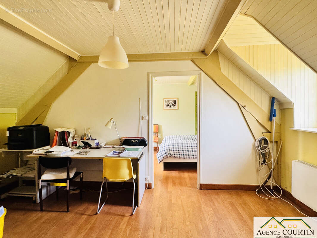 Maison à SAINT-AMBREUIL