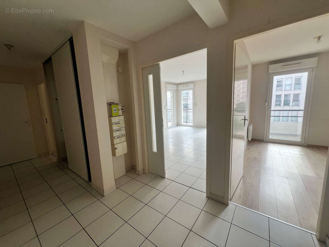 Clairmarais gare centre - residence 2012 -  appartement type 2 de  51m2 + terrasse  + parking couvert - photo 5