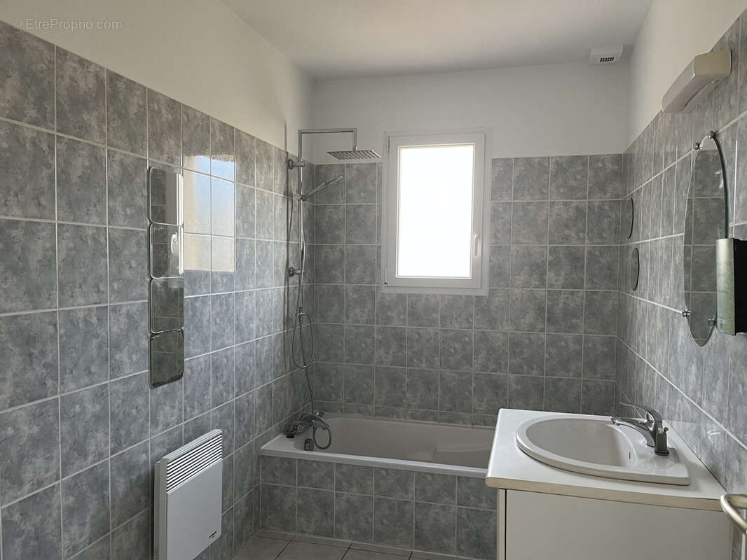 Maison à LES HERBIERS