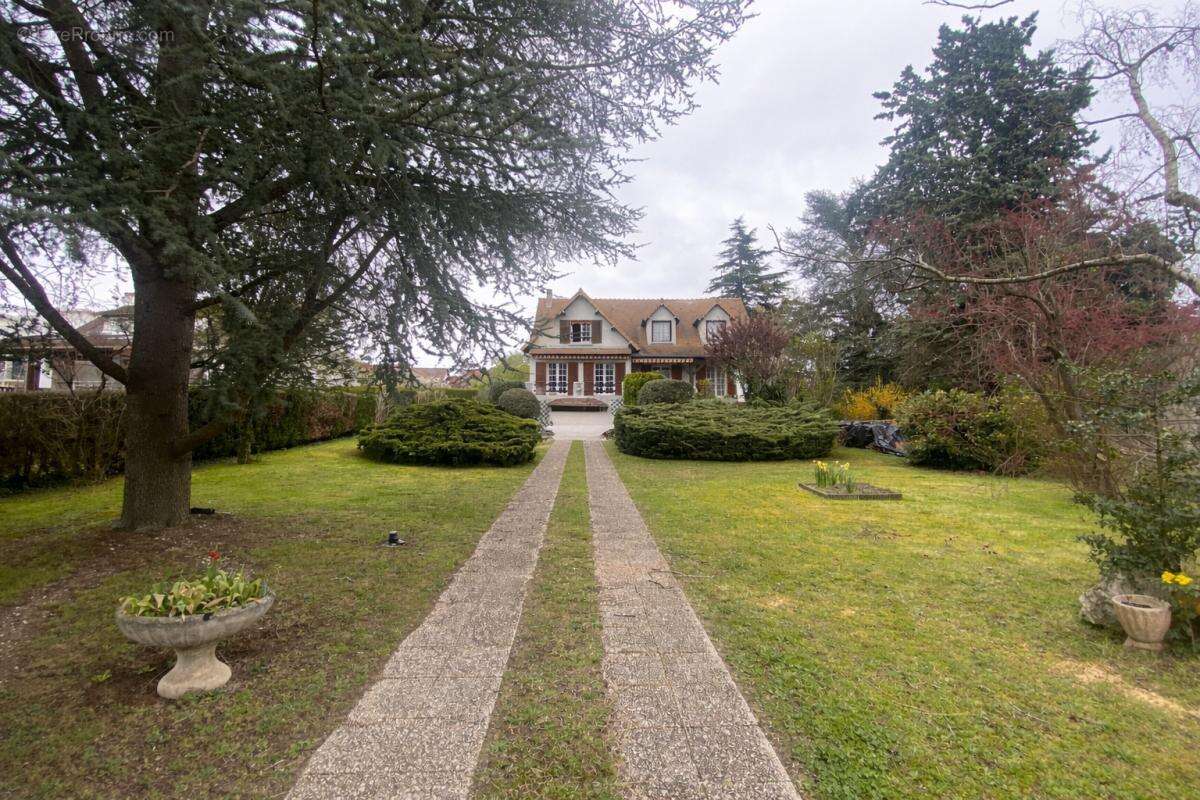 Maison à BENNECOURT