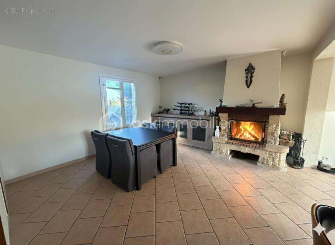 Maison à ROZAY-EN-BRIE