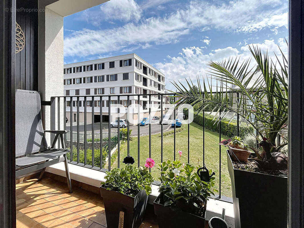 Appartement à DONVILLE-LES-BAINS