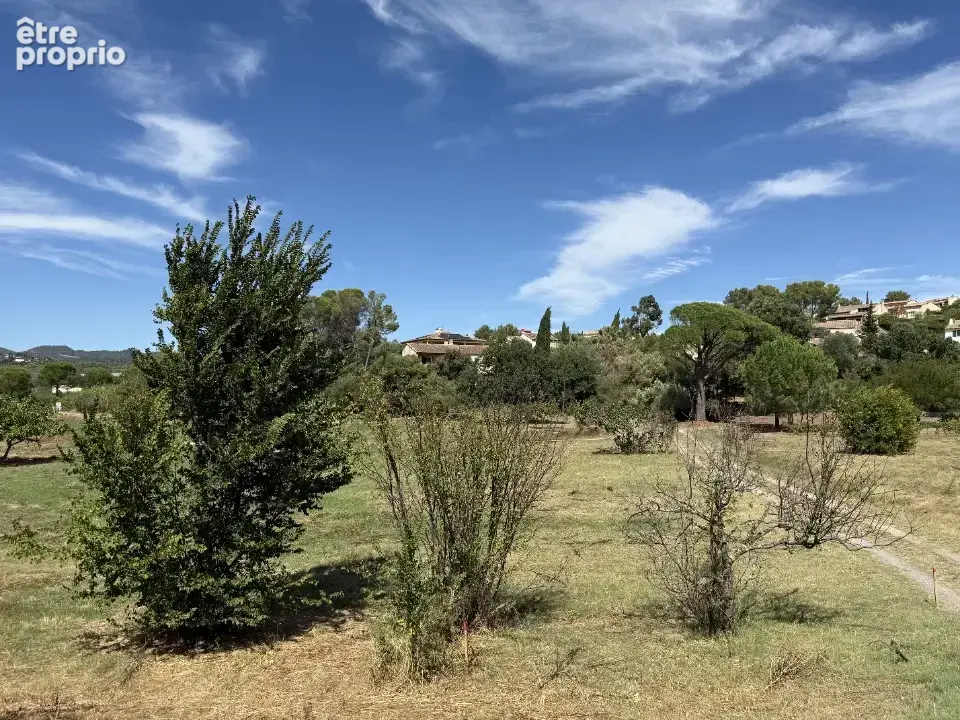 Terrain à FREJUS